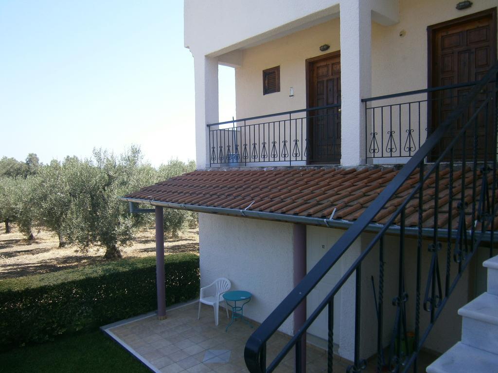 Kiparissis Apartments Kriopigi Exterior foto