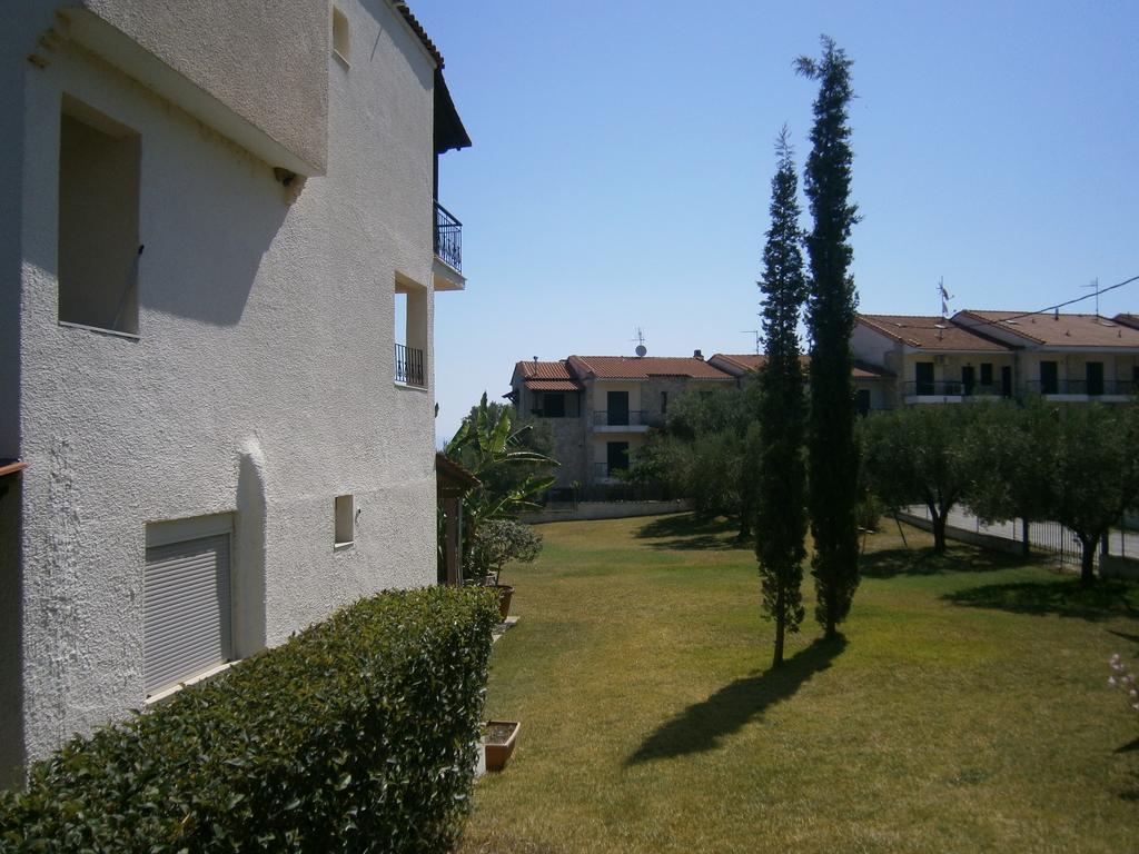 Kiparissis Apartments Kriopigi Exterior foto