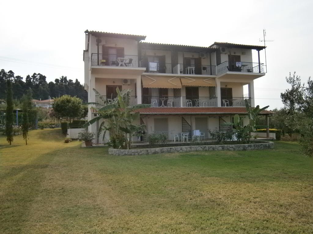 Kiparissis Apartments Kriopigi Exterior foto